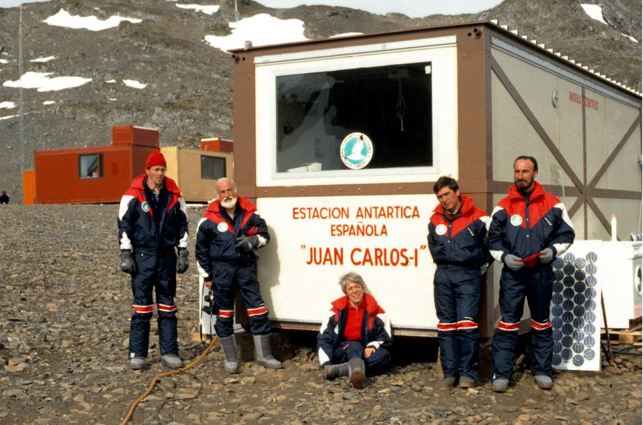 Josefina Castellví va liderar, juntament amb el també investigador de l’ICM Antoni Ballester, la instal·lació de la Base Antàrtica Espanyola Joan Carles I / ICM-CSIC.