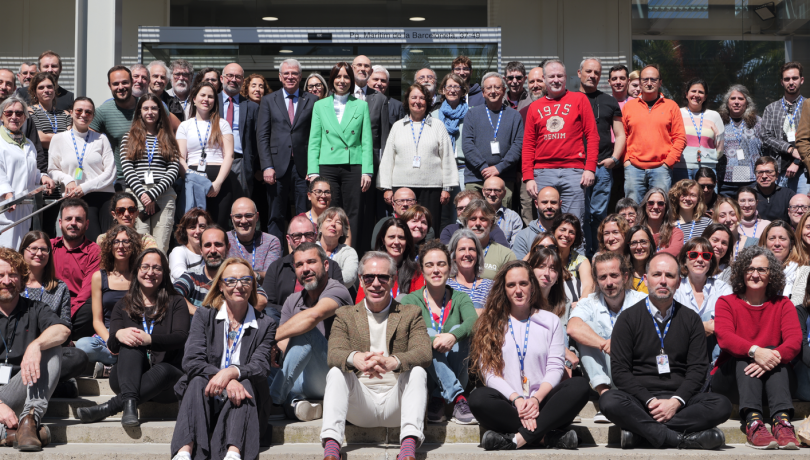 La ministra ha recorrido el servicio de microscopía electrónica y óptica, la zona de acuarios experimentales y el servicio de ingeniería oceanográfica / ICM-CSIC.
