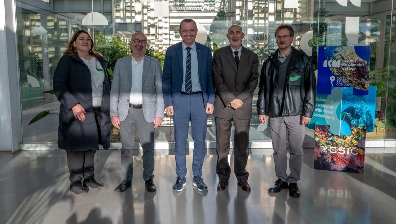Òscar Ordeig ha aprofitat la visita per conèixer els projectes estratègics i visitar les instal·lacions del centre / ICM-CSIC.