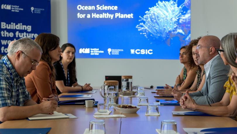 During the meeting, the councillor provided detailed information on the strategic lines of the centre / ICM-CSIC. During the meeting, the councillor provided detailed information on the strategic lines of the centre / ICM-CSIC.