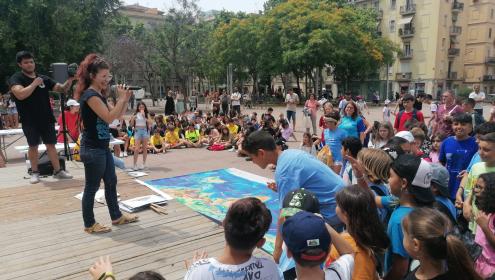 Cada grupo ha realizado tres paradas, en cada una de las cuales ha realizado un taller para profundizar en el conocimiento del océano / Yaiza Castillo (ICM-CSIC).