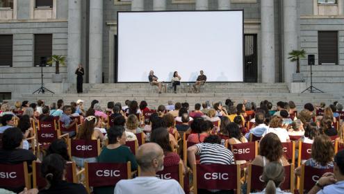 La apertura de puertas del ICM será a las 20.45h, y la proyección empezará alrededor de las 22h. /CSIC de Cine.