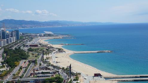 Baja la contaminación por metales pesados en la costa de Barcelona gracias a las depuradoras.